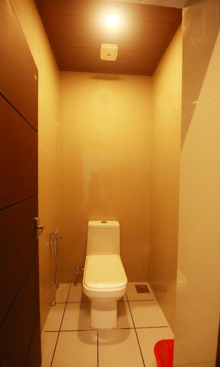 The Metro Pod - Backpackers A/C Dormitory Kochi Dış mekan fotoğraf