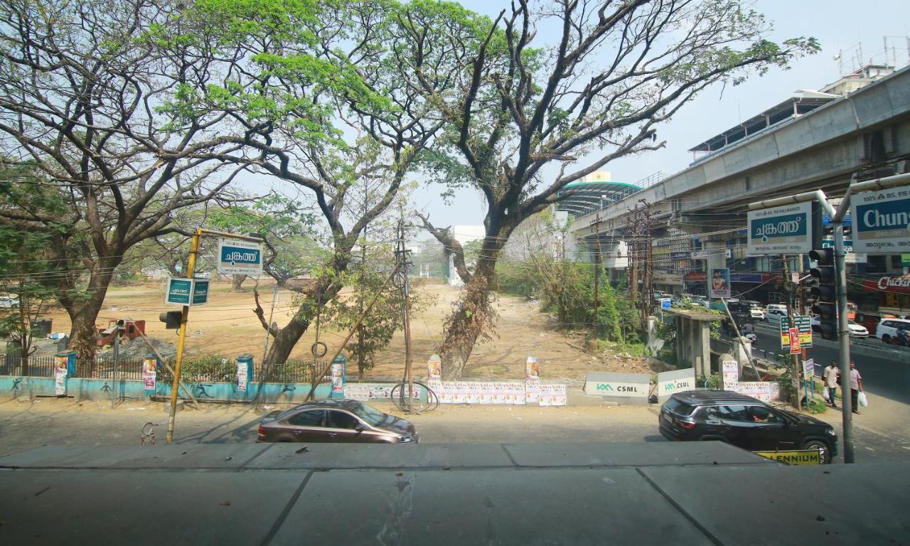 The Metro Pod - Backpackers A/C Dormitory Kochi Dış mekan fotoğraf
